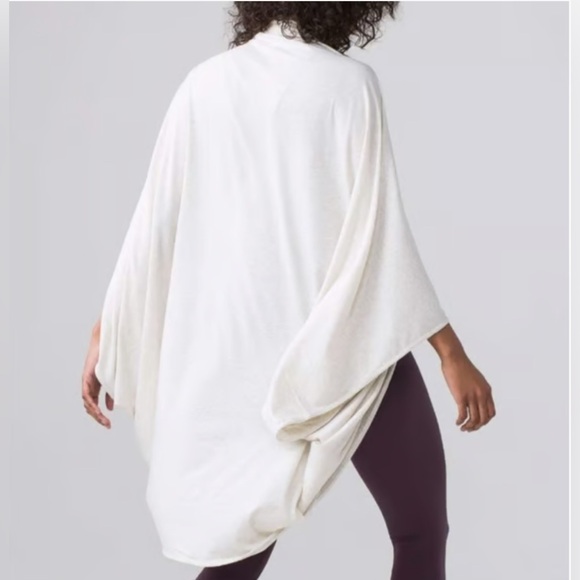 lululemon athletica Accessories - NWT Lululemon Sage Scarf Heathered Light gray Wrap